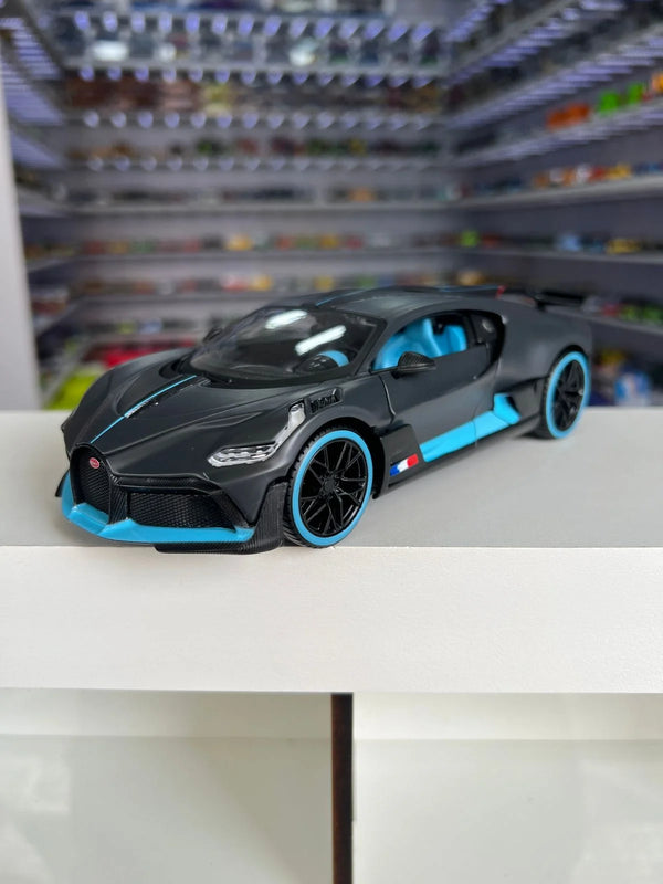 Bugatti Divo Cinza