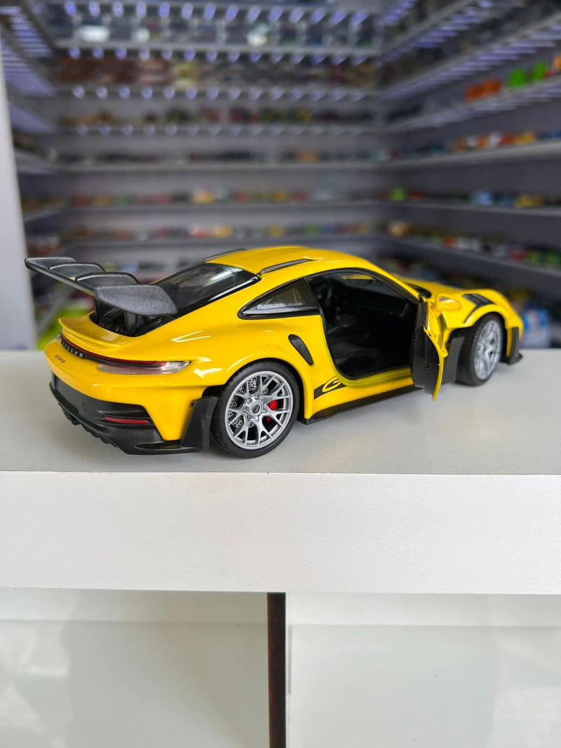 Porsche 911 GT3 RS Amarelo