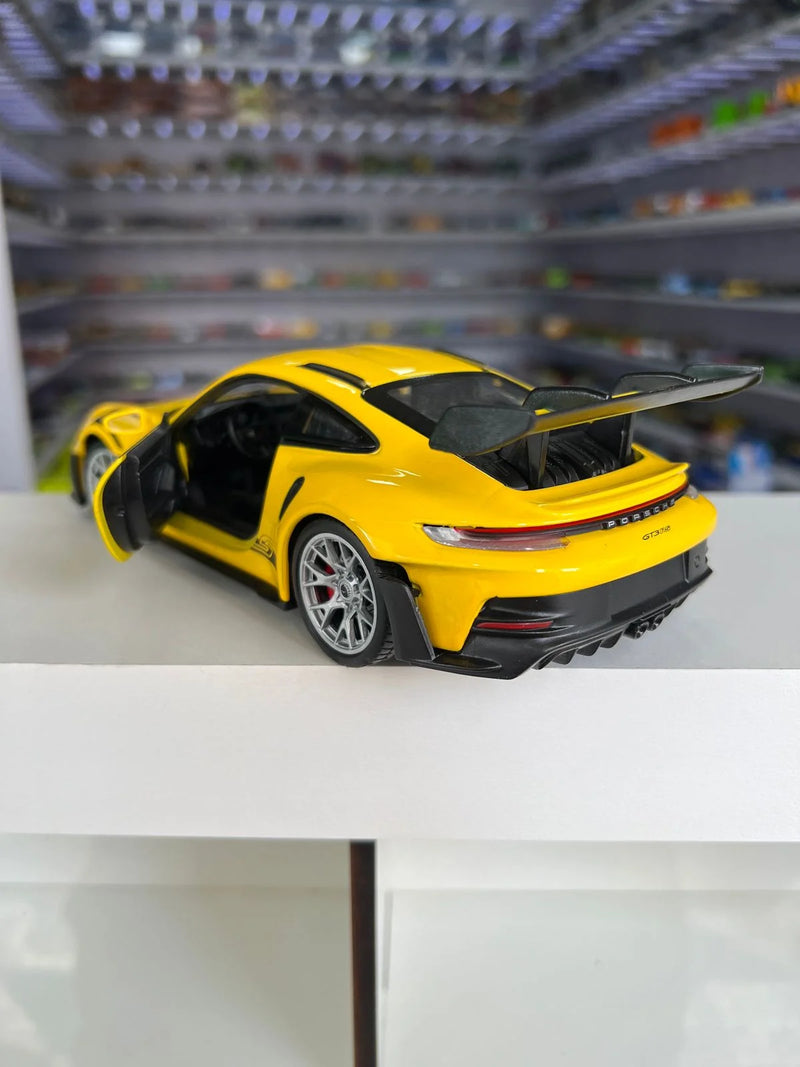 Porsche 911 GT3 RS Amarelo