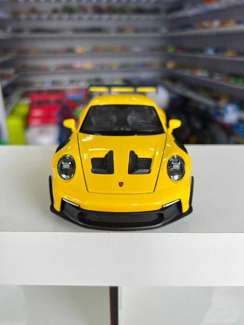 Porsche 911 GT3 RS Amarelo