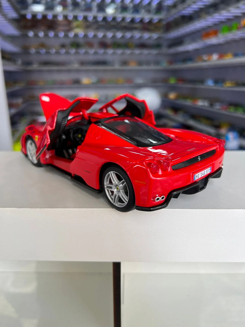 Enzo Ferrari vermelho