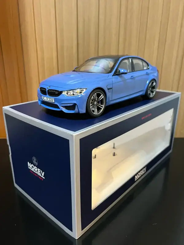 BMW M3 F80 Competition Azul
