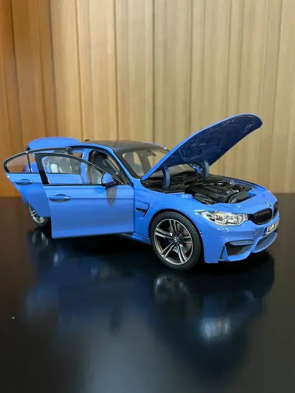 BMW M3 F80 Competition Azul