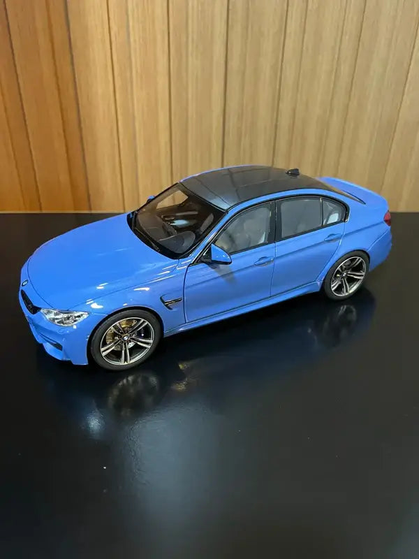 BMW M3 F80 Competition Azul